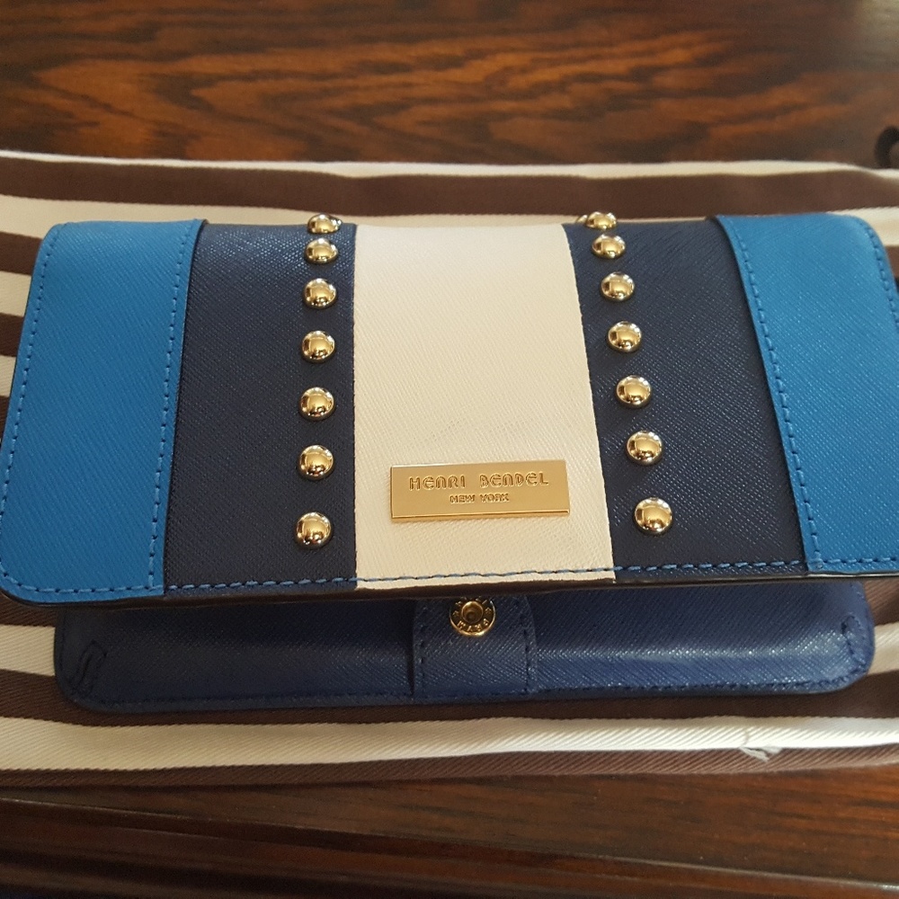 Henri Bendel crossbody wallet